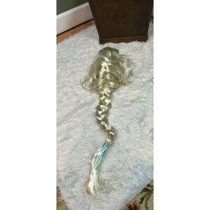 Children’s Elsa wig, wand, and crown